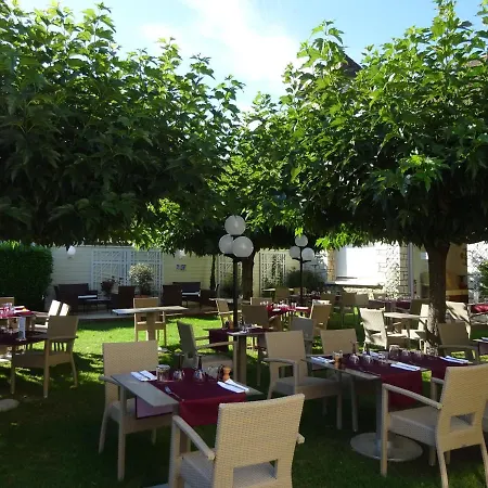 Logis Grangier Отель 3*