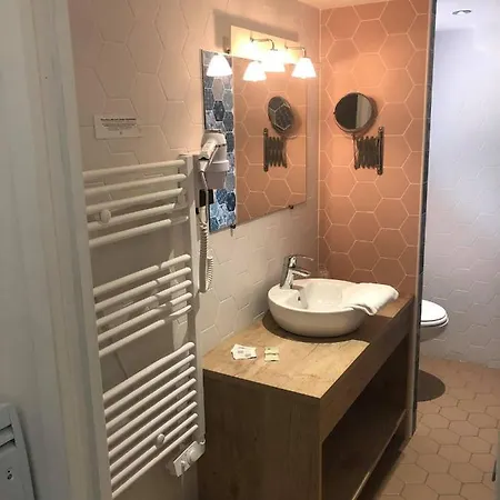 Logis Grangier Hotel