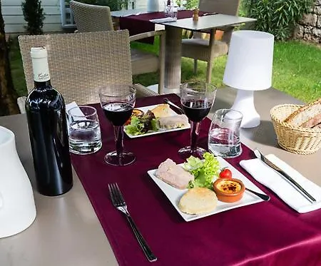 Logis Grangier Hotel 3*