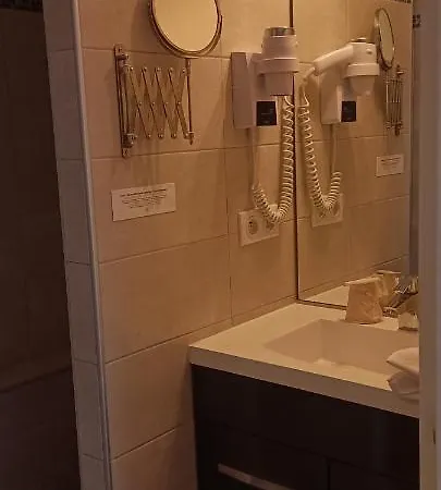 格兰吉尔之家酒店 3*