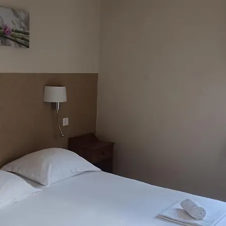 Logis Grangier Hotel