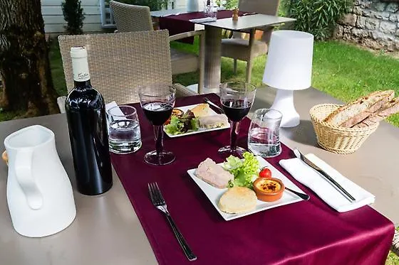 Logis Grangier Hotel 3*