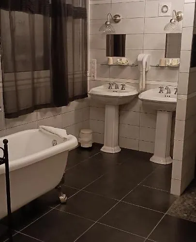 Logis Grangier Hotel 3*